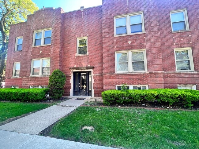 Primary Photo - 3021 W 58th St
