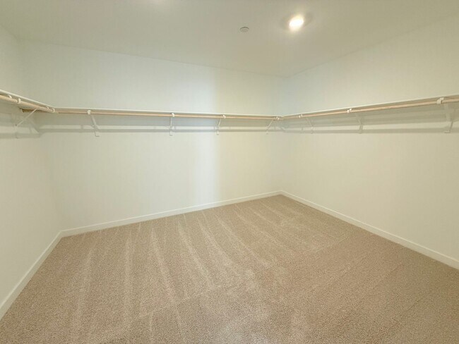 Building Photo - 10370 Bayson Wy