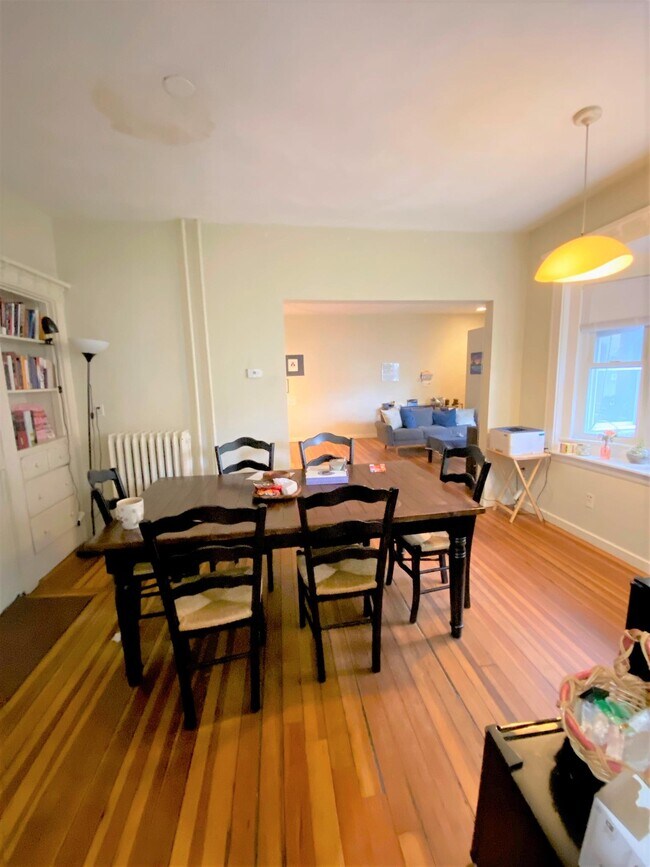 Building Photo - 9 Everett St