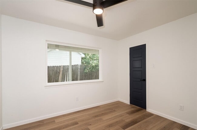 Building Photo - 13155 Pebblewalk Cir S