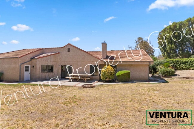 Building Photo - Clean 3-Bedroom, 2 Baths with large yard in Moorpark – Comfort & Convenience Await!