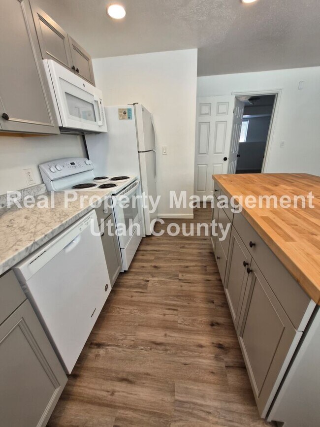 Building Photo - Qualify With 2.5x Rent in Income. Plus Hal...