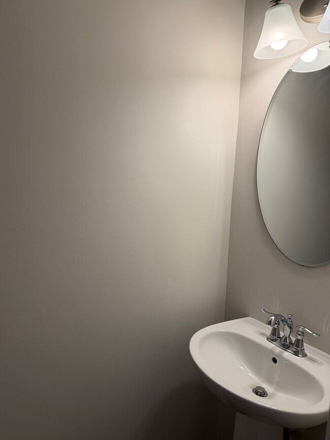 Building Photo - REUNION CONDOMINIUMS