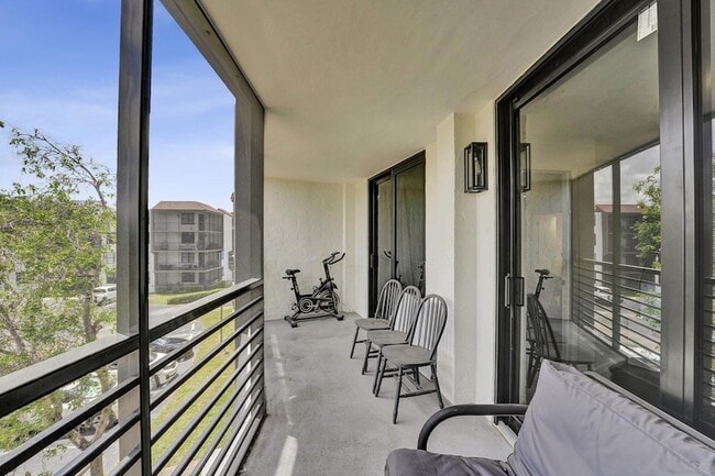 Building Photo - 3800 N Hills Dr