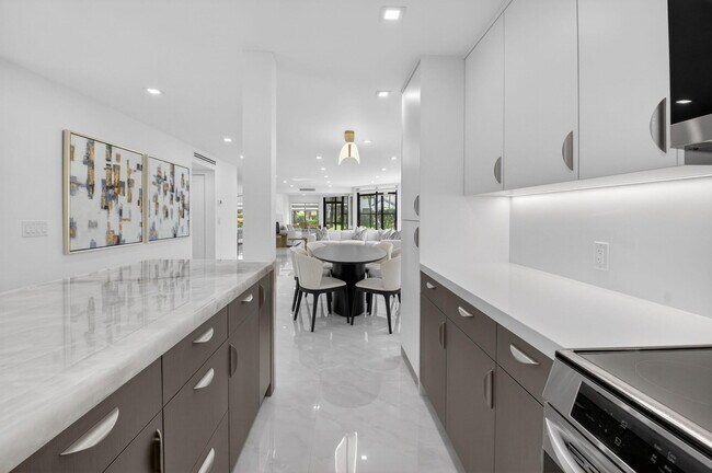 Building Photo - 15322 Strathearn Dr