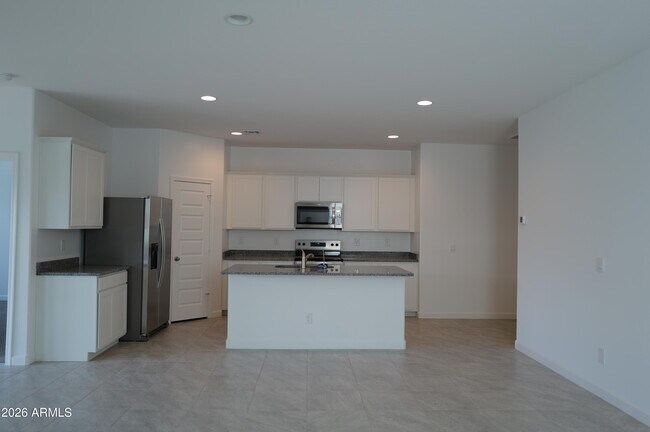 Building Photo - 5835 E Freesia Ln