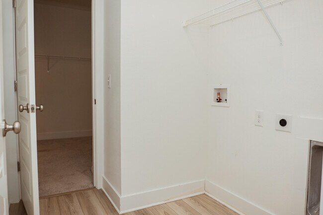 Building Photo - 233 Lyla Ln