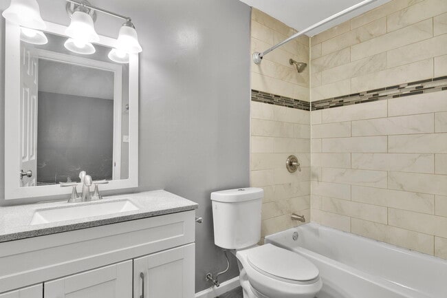 Building Photo - 5838 Woodgate Dr