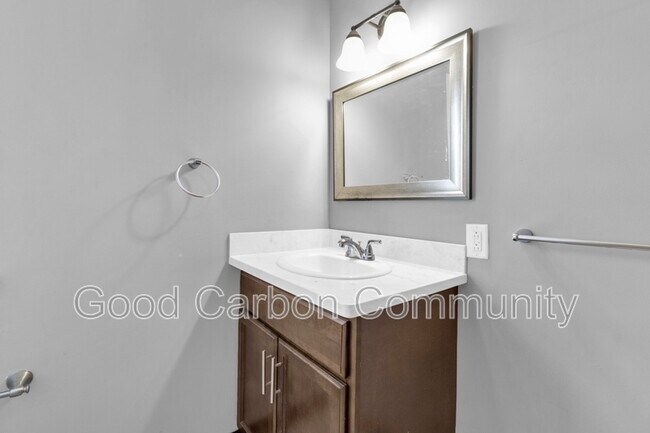 Building Photo - 618 Elmwood Ave