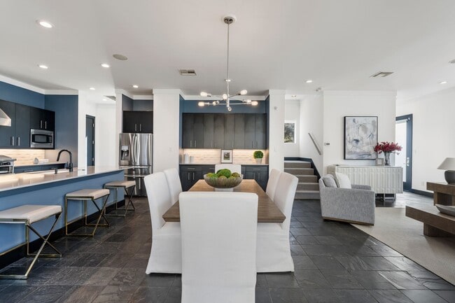 Building Photo - 162 Vieux Carre Dr