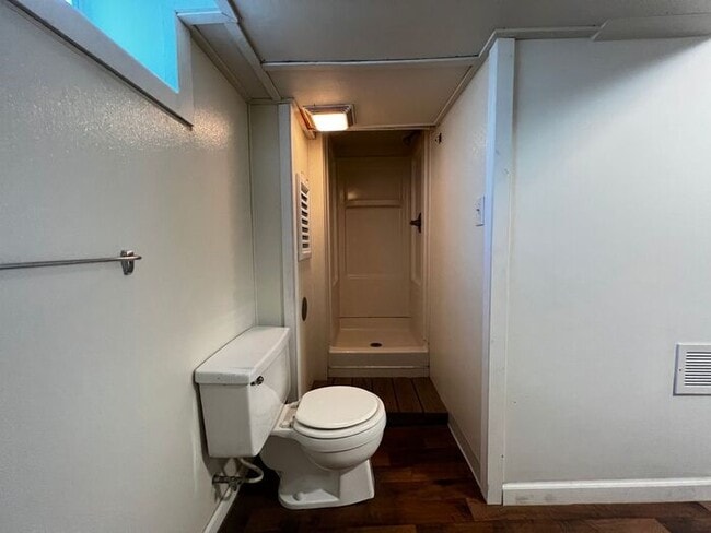 Building Photo - $2,200 | 4 Bedroom, 2 Bathroom House | Dog...