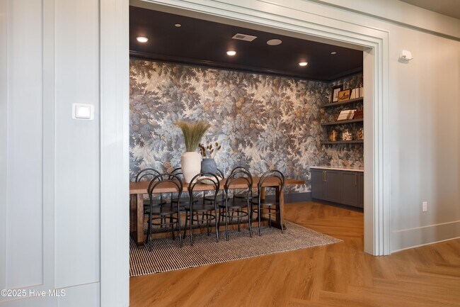 Building Photo - 4568 Tides Wy