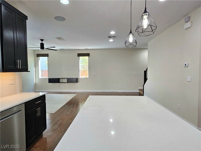 Building Photo - 7017 Pearl Hilltop Ct