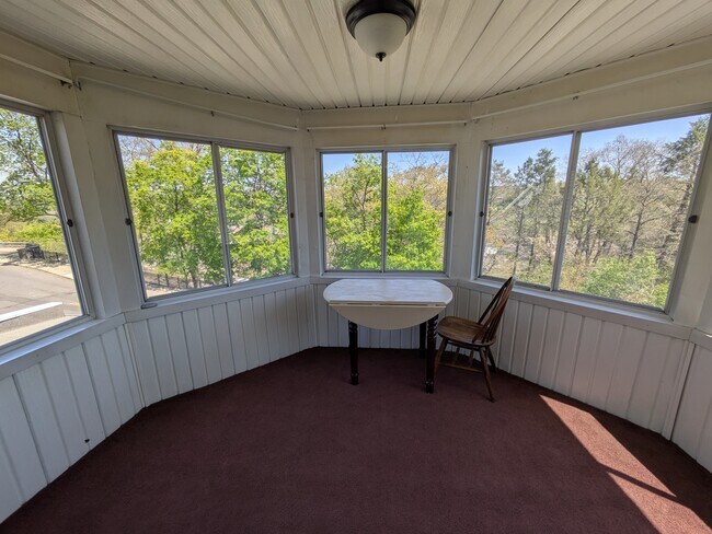 Building Photo - 90 Fairview Ave