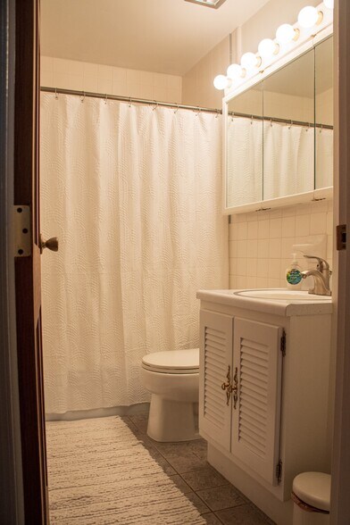 Building Photo - 239 S Ashbrook Cir