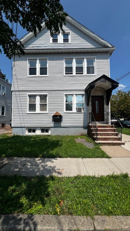 Building Photo - 1002 Chandler Ave