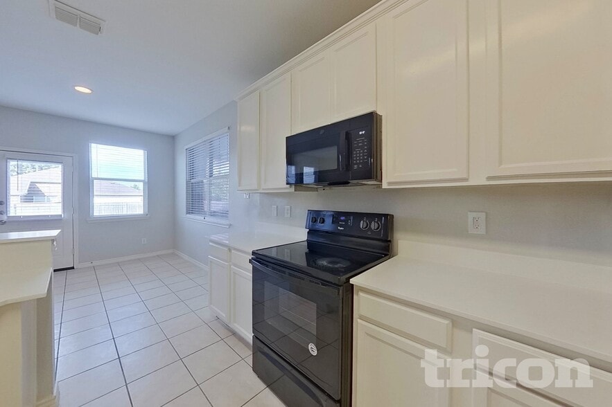 Building Photo - 813 Wolf Trail