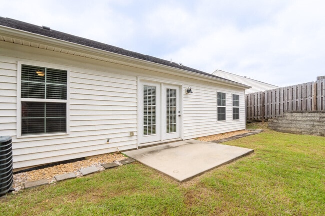 Building Photo - 114 York Way