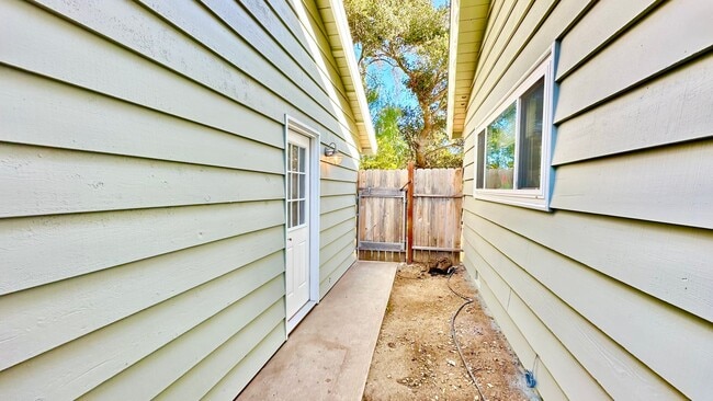 Building Photo - Darling Stand Alone & Detached Open Studio Layout Guest Home unit on Private Country Property in ...