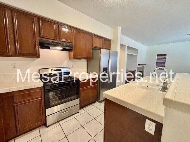 Building Photo - 14350 Jackrabbit Ln