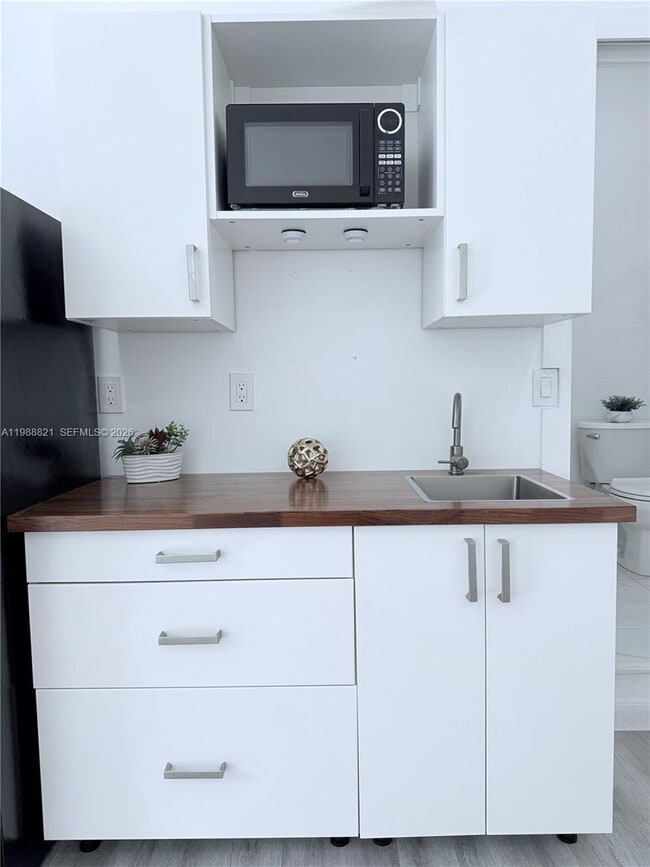 Building Photo - 5464 SW 164th Ct