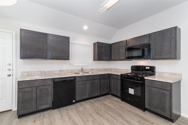 Building Photo - 8706 Livings St