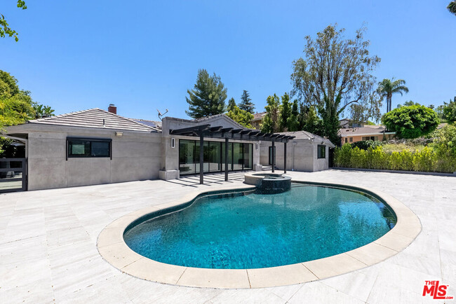 Primary Photo - 4423 Bergamo Dr