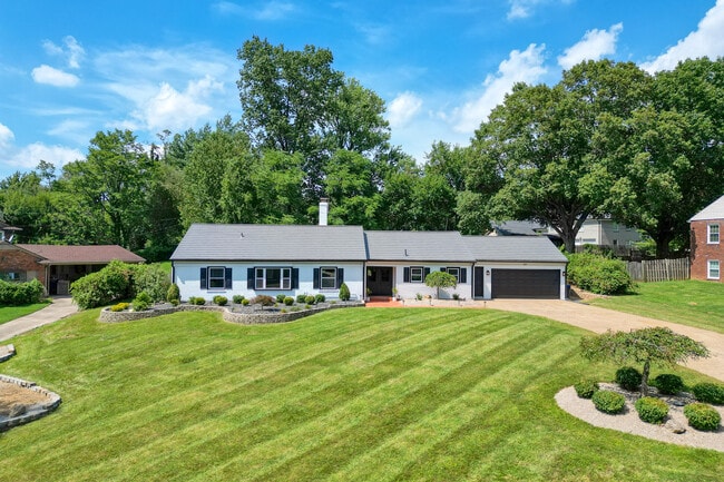 Primary Photo - 607 Riverwood Pl