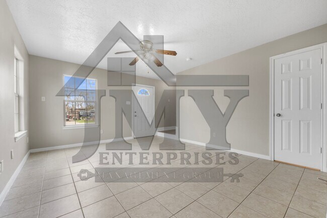 Building Photo - 2526 Aldon St