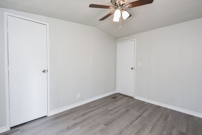 Building Photo - Be part of this cozy community at Roy Harris Loop