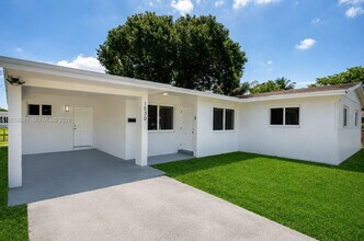 Building Photo - 1530 NW 47th Ave