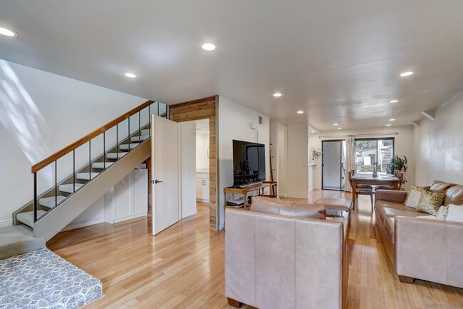 Building Photo - 4084 Crystal Dawn Ln