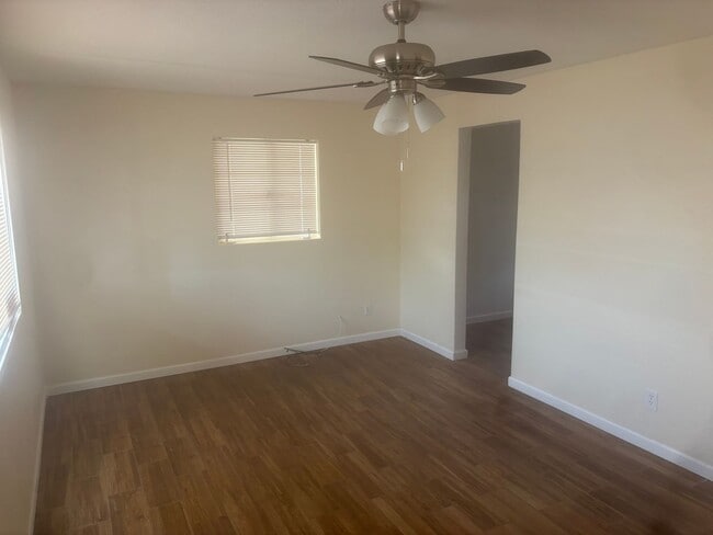Building Photo - 2746 W Glenrosa Ave
