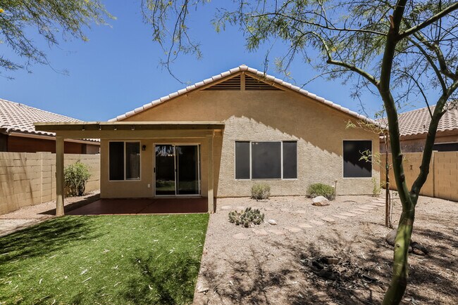 Building Photo - 3 Bedroom Home in Phoenix