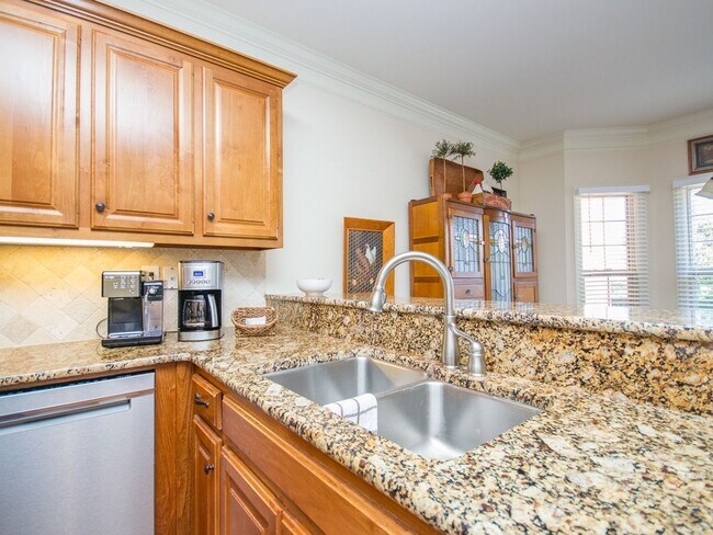 Building Photo - Lake Forest Subdivision. Enjoy all the amenities!