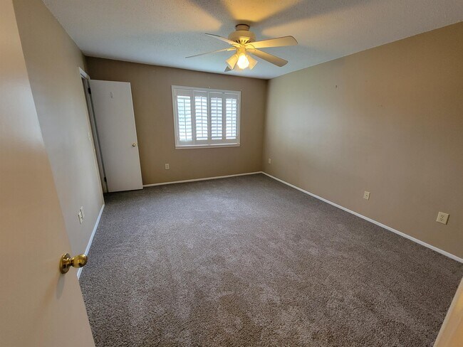 Building Photo - 517 Saddlewood Ln