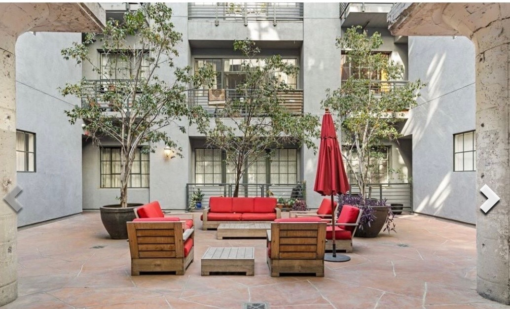 Building Photo - 420 S San Pedro St