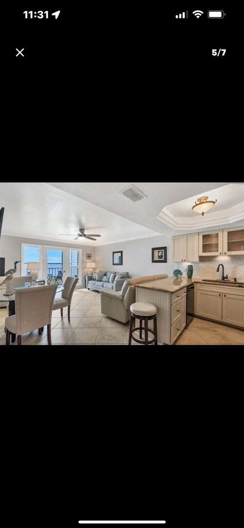 Building Photo - 1/1 Fully Furnished Waterfront Condo