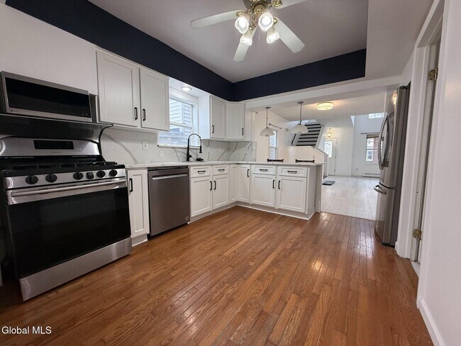 Building Photo - 27 McElwain Ave