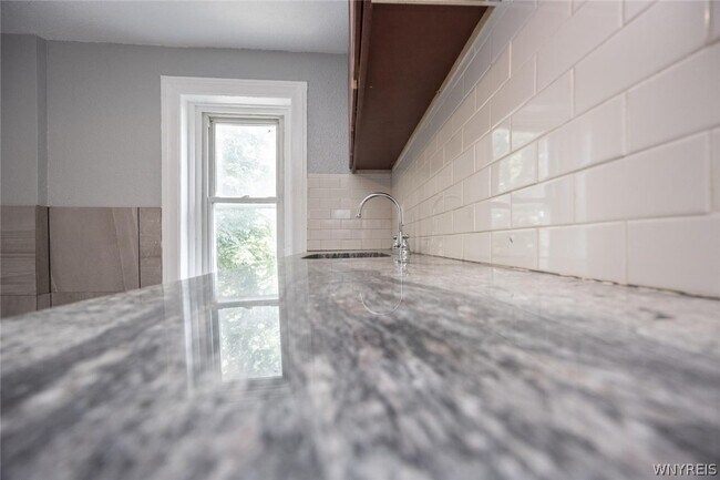 Building Photo - 1023 15th St