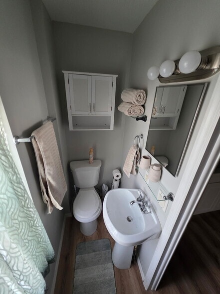 Recently renovated bathroom - 510 North St
