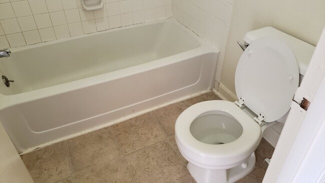 Building Photo - 2Bd 2.5 Ba $1250