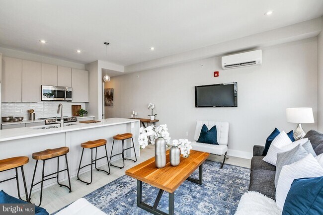 Building Photo - 1533 Ridge Ave