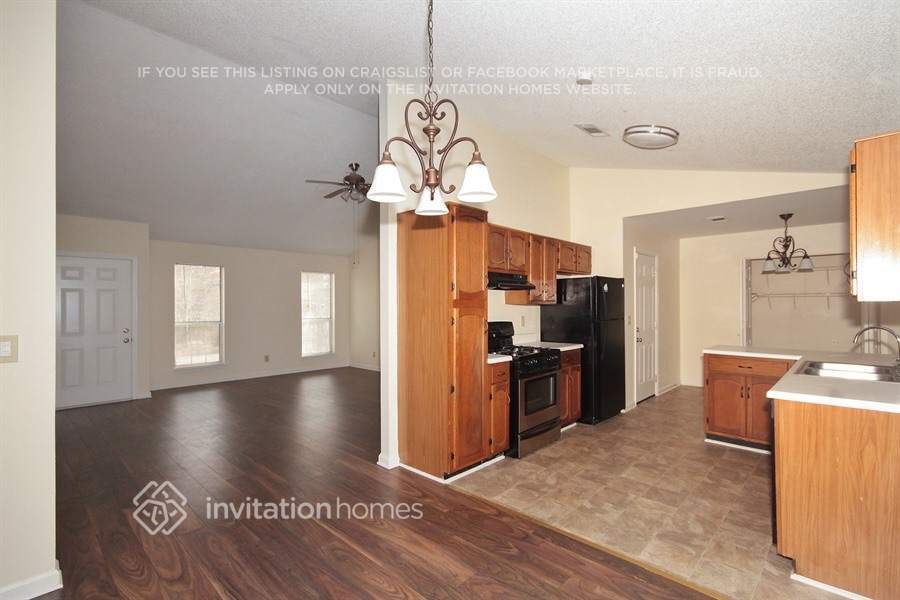 Building Photo - 3041 Park Creek Ct