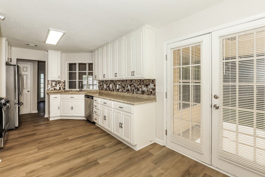 Building Photo - 92 Dogwood Lakes Dr