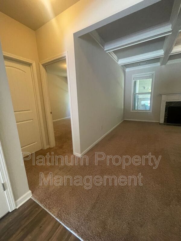 Building Photo - 7350 Silk Tree Pointe