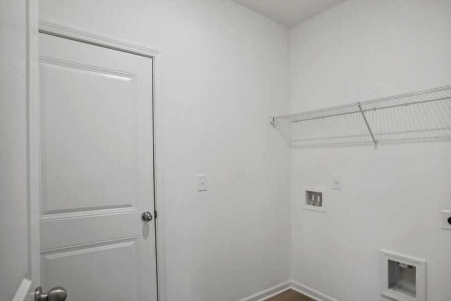 Building Photo - 3853 Rustic Barn Wy