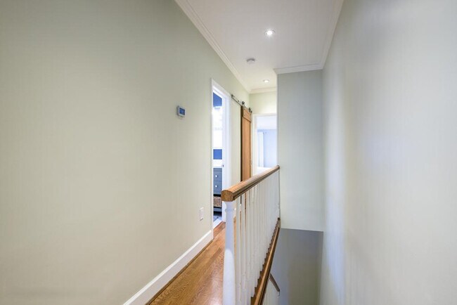 Building Photo - 1421 Hopkins St NW