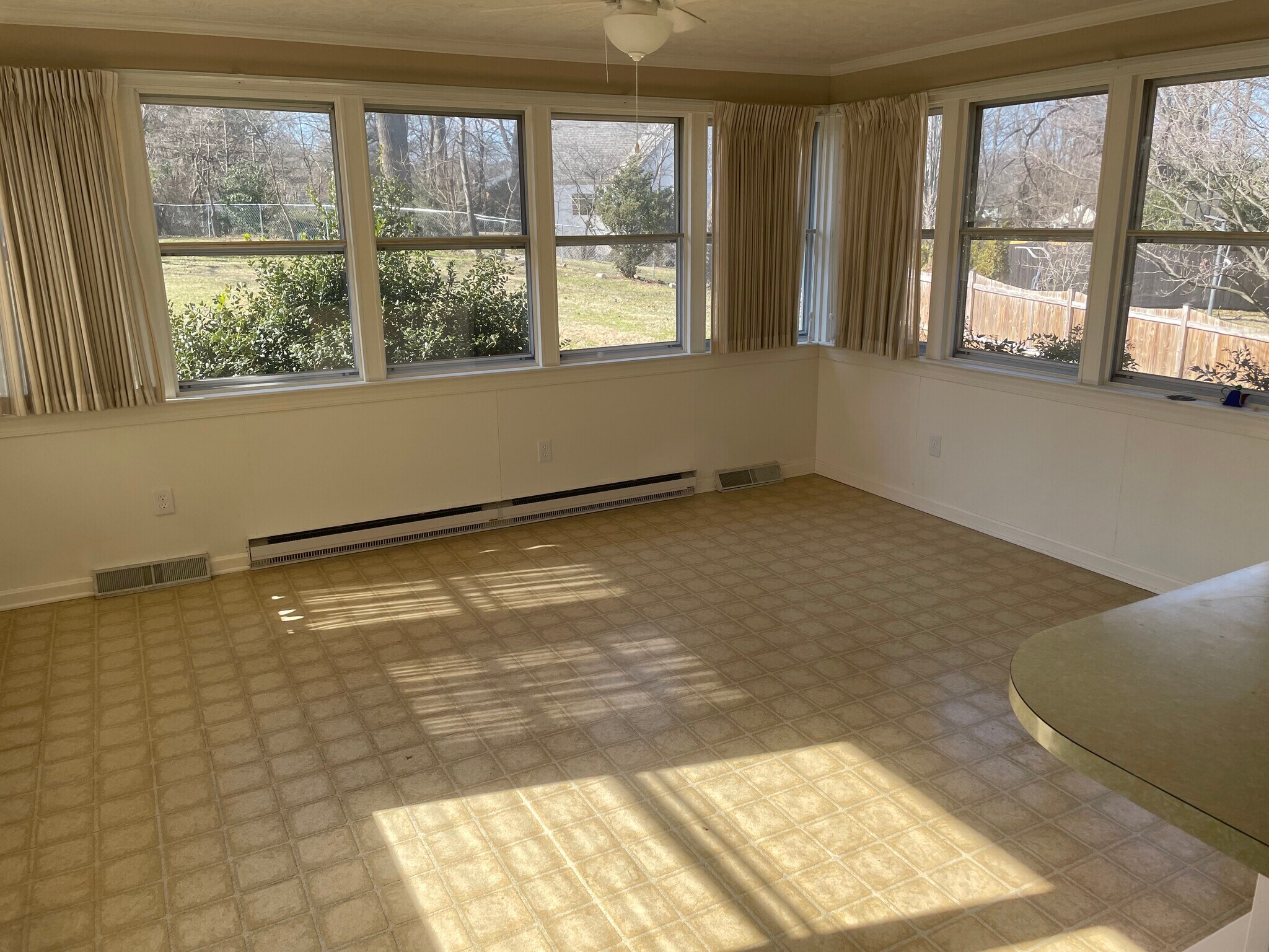 Spacious sunroom - 3322 Wraywood Pl