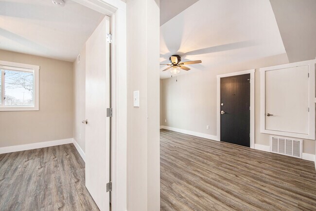 Building Photo - 174 S Fremont St NE